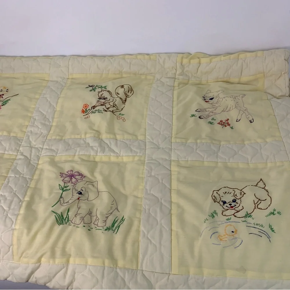 Vintage Quilted Embroidered Baby Blanket Yellow animals nursery - Picture 3 of 10